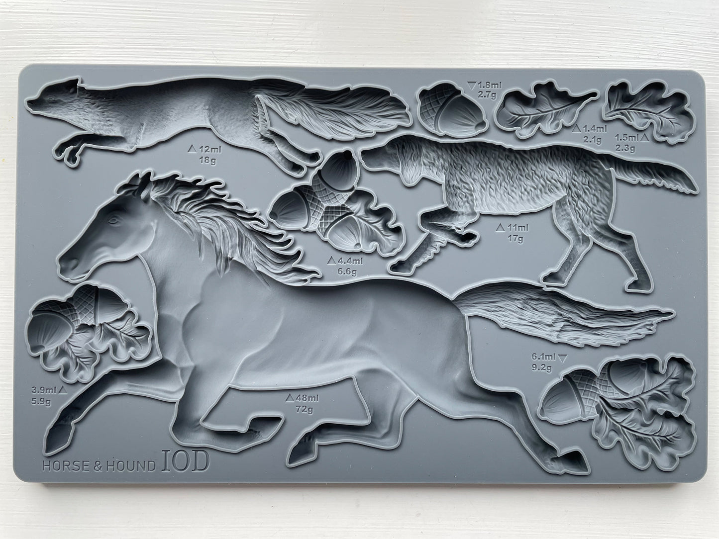 Horse & Hound - IOD Mould - Retired Feb 2025