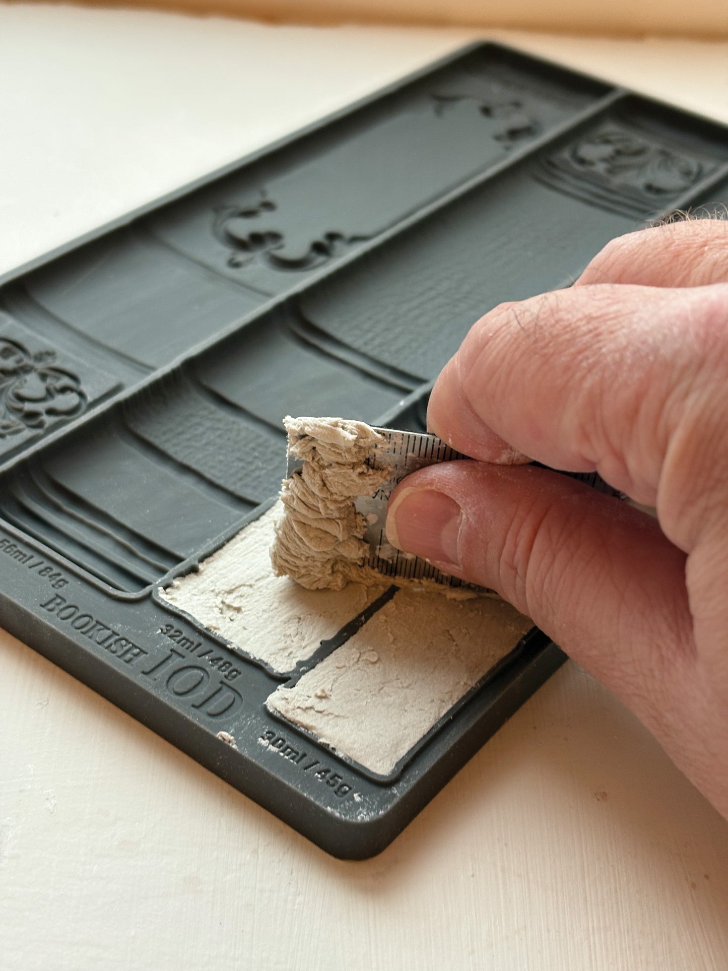 Bookish - IOD Mould 6 x 10 - 2026 Summer
