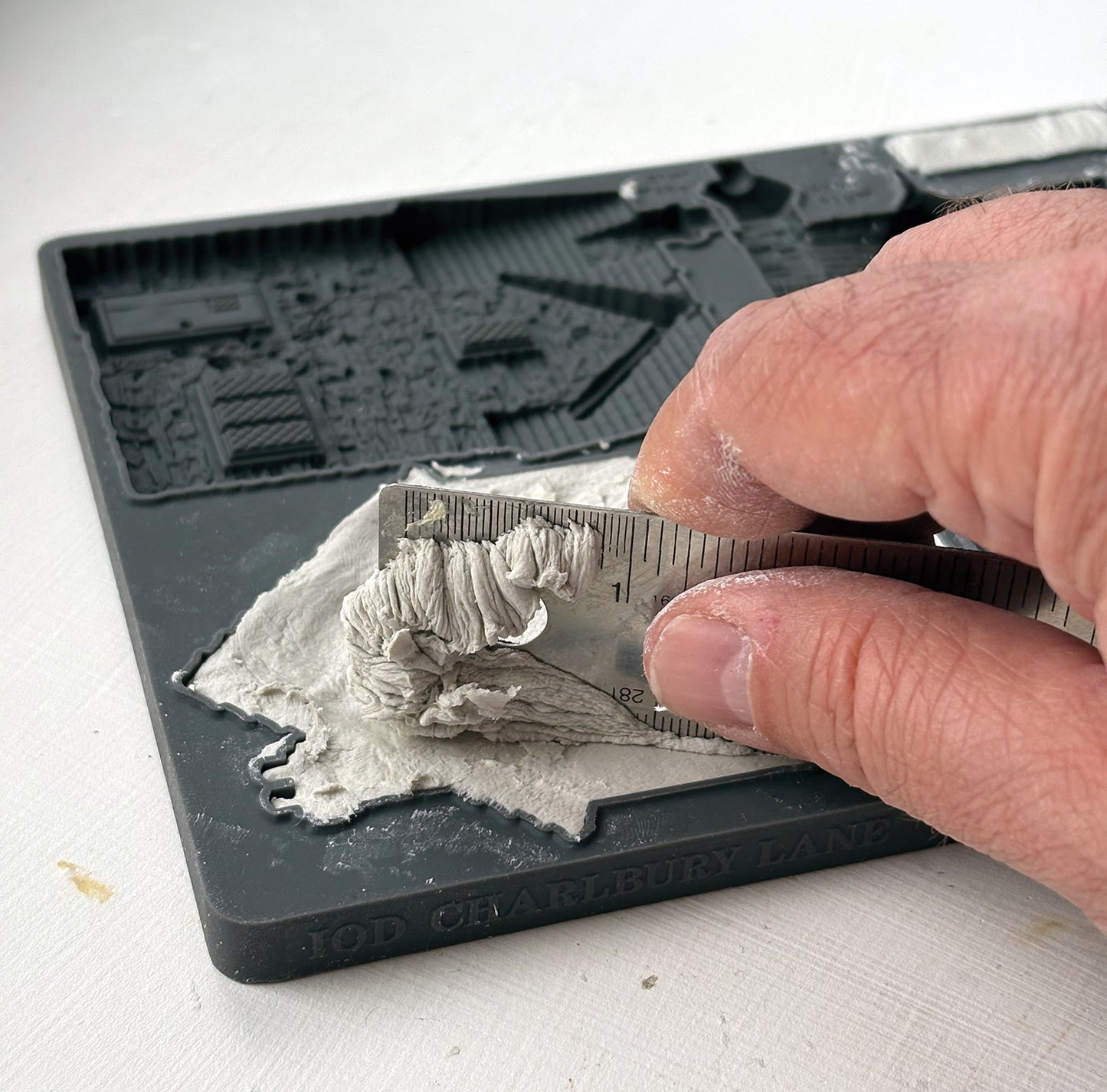 Charlbury Lane - IOD Mould 6 x 10 - Winter 2026